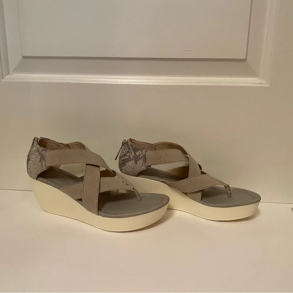 DONALD J PLINER SHOES WEDGE GRAY LEATHER TEXTILE STRAP ZIP BACK WHITE SOLE 7.5 M
